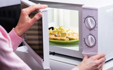 Как правильно пользоваться микроволновкой: 13 правил, о которых вы не знали