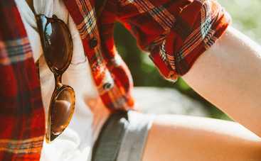 Стилист рассказала о самых модных очках этого лета