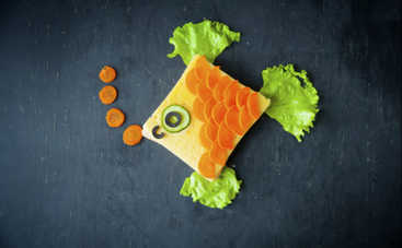 Что приготовить на завтрак ребенку: бутерброд с красной рыбой