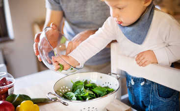 Шпинат в детском питании: полезные и опасные свойства, как выбирать и готовить