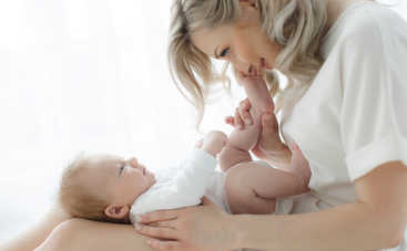 Ігри-забавлянки для малюків  у віршах для розвитку мовлення і координації