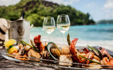 Еда и путешествия: как избежать пищевого отравления на отдыхе