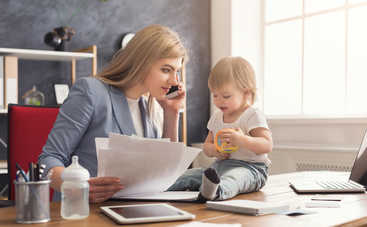 9 профессий, которые идеально подходят для мам с маленькими детьми
