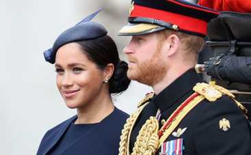 В одной карете с Кейт: Меган Маркл впервые после родов вышла в свет