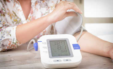 На какой руке следует измерять артериальное давление