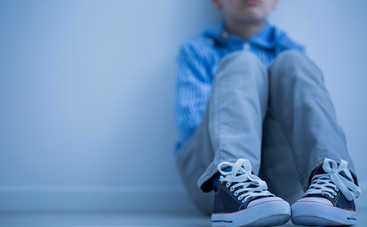 Ребенок боится оставаться дома один: 6 способов справиться со страхом