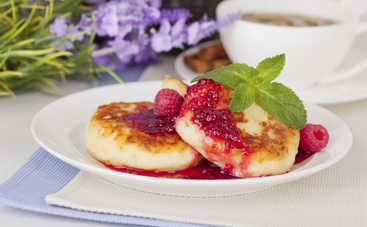 Что приготовить на завтрак ребенку: творожные сырники