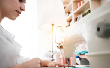 Азбука рукодельницы: как научиться быстро и ровно шить на машинке