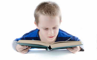 Отдыхать или учиться: как не испортить лето школьными заданиями?