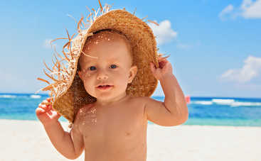 Как помочь младенцу пережить жару: советы педиатров