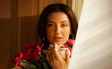 Оля Цибульская призналась, почему пришла на школьный выпускной в свадебном платье