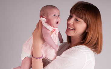 ТОП-5 причин не принимать гостей сразу после родов