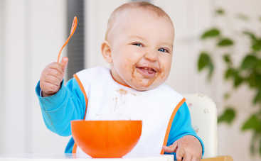 Как научить ребенка есть ложкой самостоятельно