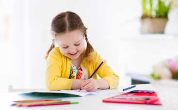 Если ребенок - левша. Как организовать рабочее пространство первокласснику