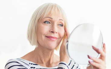 Женщины стареют быстрее мужчин: ученые назвали причину