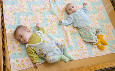 Голубая кнопка «Помочь детям»: Как присоединится к помощи детям-сиротам