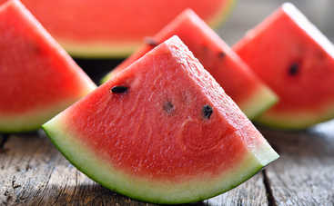 Вы такого не пробовали: соус, салат и гранита из арбуза - рецепты