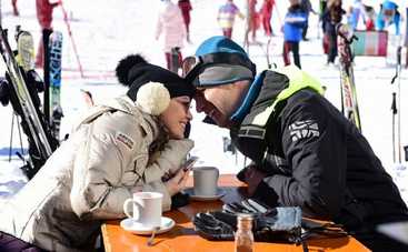 Невеста из Стамбула: смотреть 42 серию онлайн (эфир от 23.07.2019)