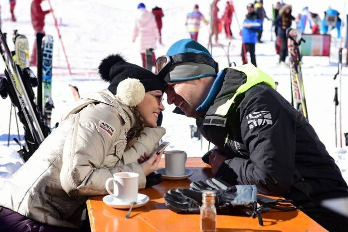 Невеста из Стамбула: смотреть 42 серию онлайн (эфир от 23.07.2019)
