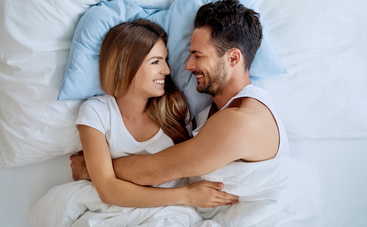 С какой стороны от мужа должна спать женщина?