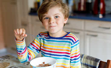 ТОП-3 завтраков, которые не стоит давать детям