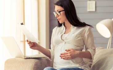 У мамы проблемы со зрением: какие роды рекомендуют врачи