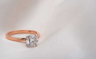 На каком пальце следует носить кольцо, чтобы быть счастливой?