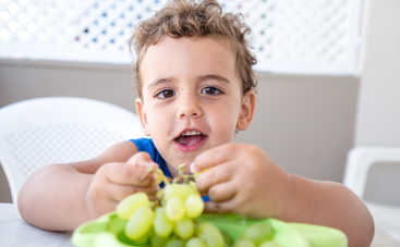 С какого возраста можно давать виноград ребенку?