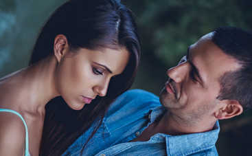 В тени другого: 5 признаков, что вы теряете себя в отношениях