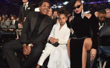 Генам не прикажешь: 5 звездных мам, чьи дети не похожи на них