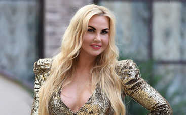 Камалия рассказала, во сколько тысяч обошлись ей школьные принадлежности дочерей