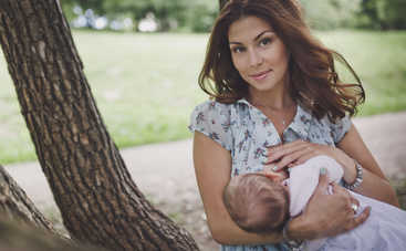 Как кормить грудью на улице: 7 лайфхаков для мам