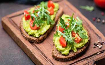 Что приготовить школьнику на завтрак: тост с авокадо