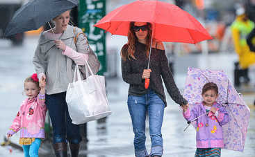 Звездные прически мам на ковровой дорожке и в реальности