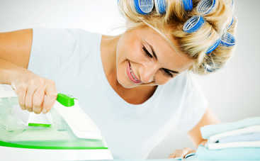 Отличный лайфхак: как погладить рубашку и брюки без утюга