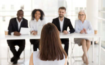 На собеседовании просят рассказать о себе: что отвечать?