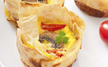 Что приготовить школьнику на завтрак: омлет с овощами в пите