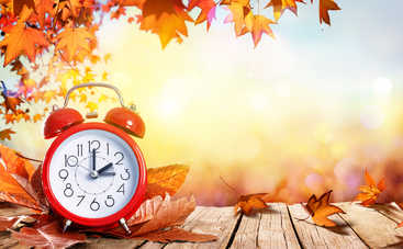 Украина отменила летнее время: что это значит и как переводить часы?