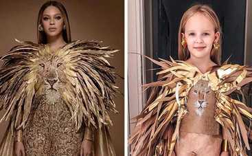 Креативный дует: мать и дочь очень правдоподобно копируют наряды звезд