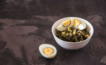 Витаминный салат из морской капусты с грибами (рецепт)