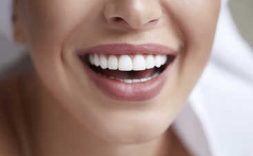 Как правильно чистить зубы, чтобы улыбка стала белоснежной?