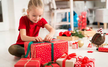 5 случаев, когда нужно оставить ребенка без подарка