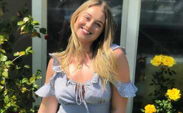 Пышнотелая модель Искра Лоуренс объявила о беременности — кадры