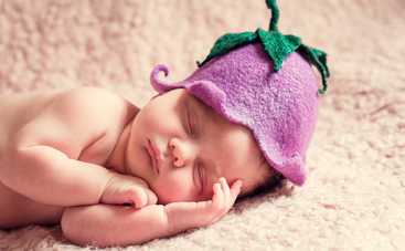 Постоянно просит грудь: как отучить ребенка