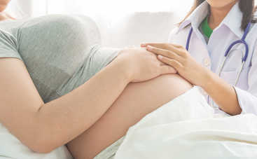 В Британии родился ребенок, выношенный в утробах двух матерей