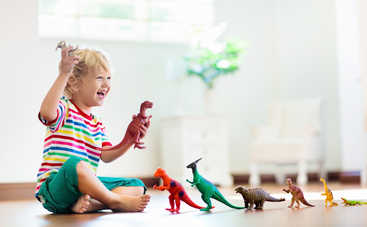 Іграшки за віком: що дарувати дитині