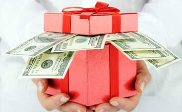 Как оригинально подарить деньги на праздник: 5 отличных идей
