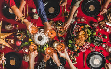 Что происходит с организмом после новогоднего ужина?