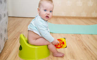 Как грамотно приучить ребенка к горшку: шпаргалка для мамы