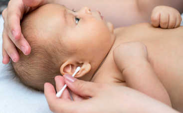 Медики рассказали о неожиданной опасности ушных палочек